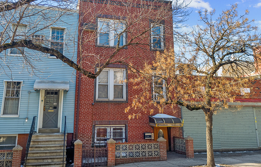 Investment Property Realty Group closes $2.175 million sale of 247 Leonard St.